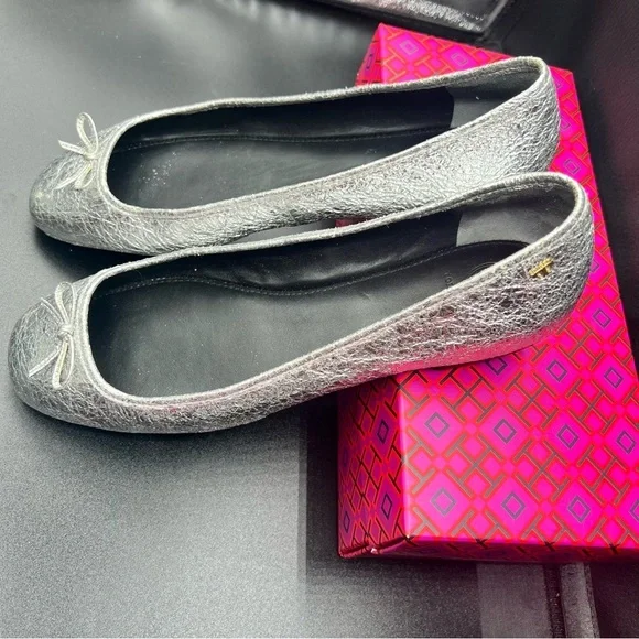 Tory Burch Laila driver  Silver Ballet Flats - Picture 6 of 15